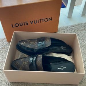 Women’s Louis Vuitton wedges size 38 1/2 (us 6.5)